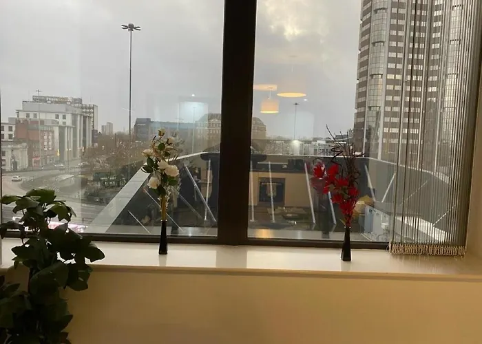 Birmingham City Centre Apartment - Broad Street